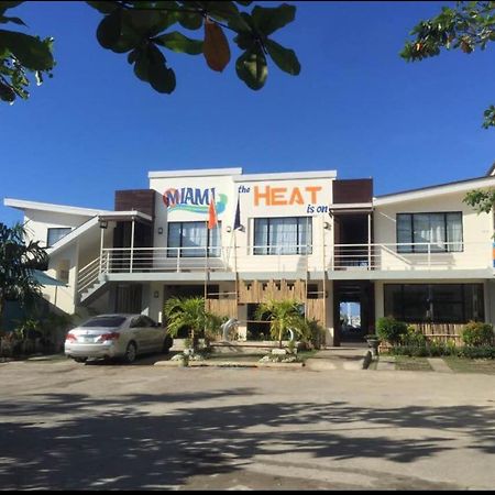 Miami Heat Beach Resort Morong  Exteriör bild